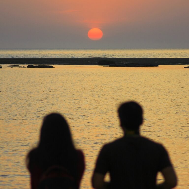 How Often Do Long-Distance Couples Have Virtual Sex? Insights & Survey Results for 2025